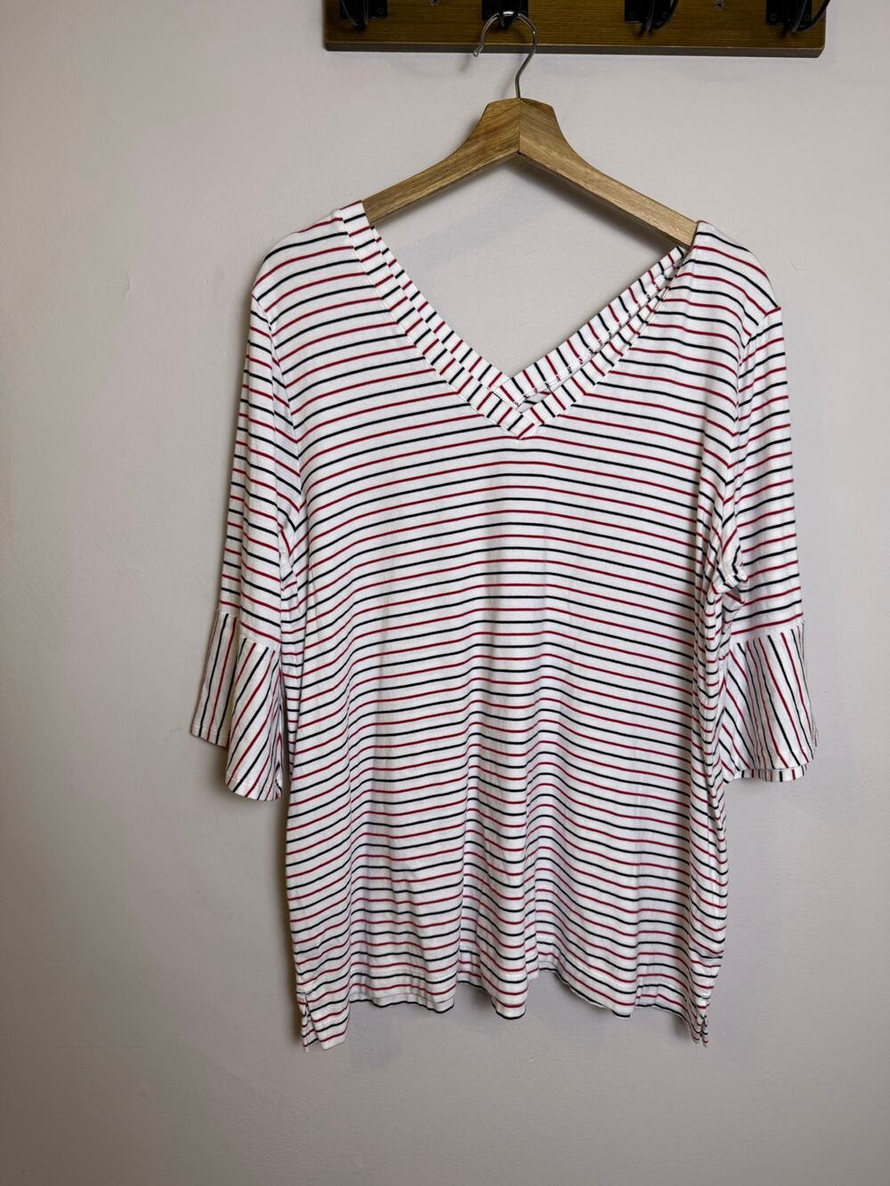 J Jill Womens Top Size XL White Red Striped V-Neck 3/4 Bell Sleeve Tee Soft